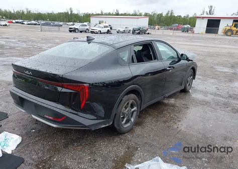 2025 Kia K4 Lxs z USA, uszkodzony, nr VIN 3KPFT4DE8SE046331